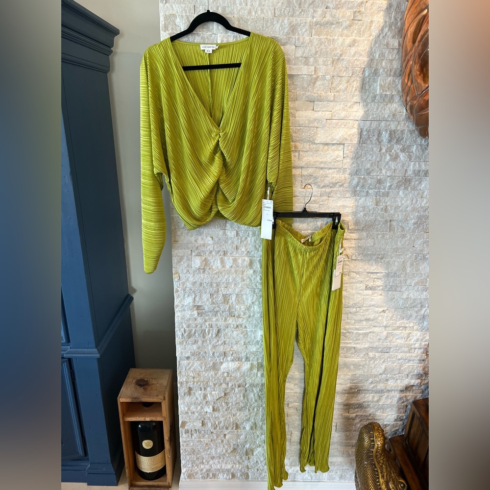 Good American Chartreuse Wide Leg Pants - Picture 6 of 16